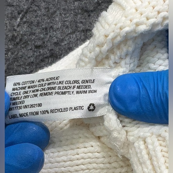 New Day Sweater size XS. - Picture 3 of 3